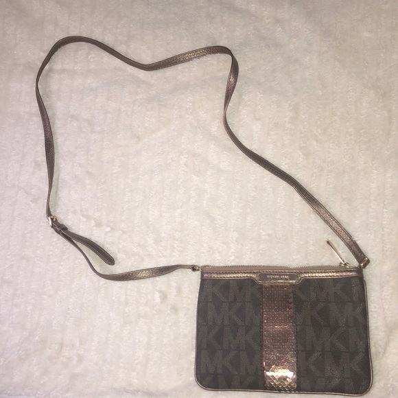 Michael Kors Crossbody - Picture 1 of 5